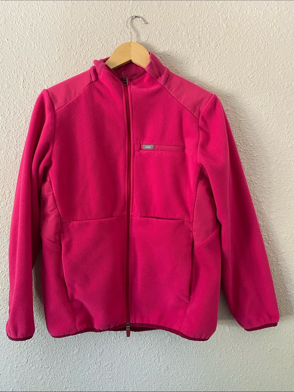 FIGS Shocking Pink On-Shift Fleece Full Zip Scrub Jacket Size Medium